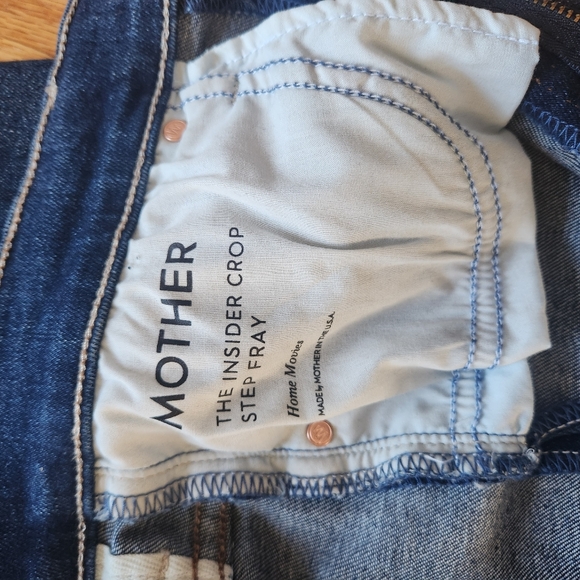 Mother The Insider Crop Fray in Home Movies - Picture 4 of 5